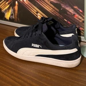 PUMA mens 9.5 suede dark blue sneaker shoes